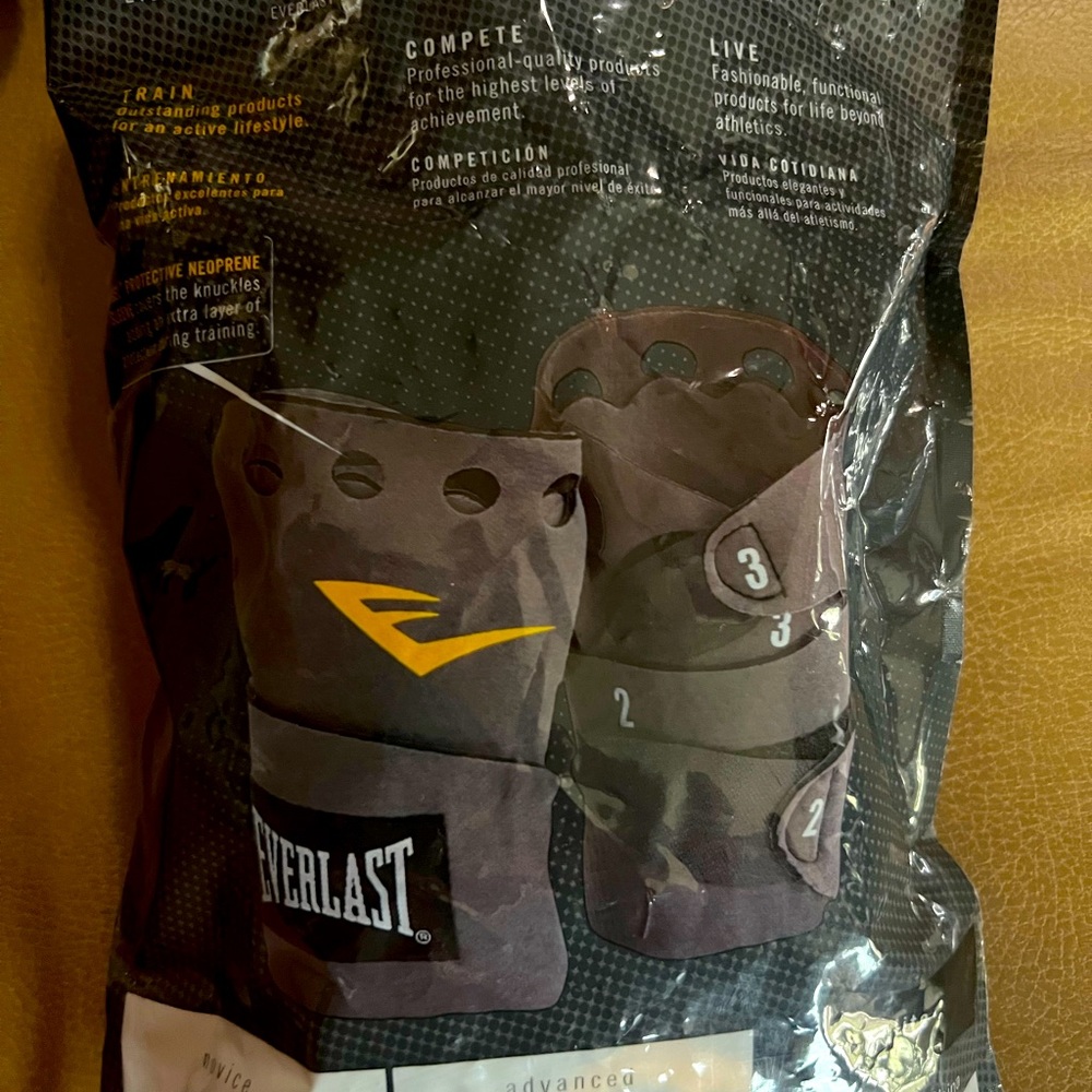 EVERLAST NEOPRENE HAND WRAPS-NEW